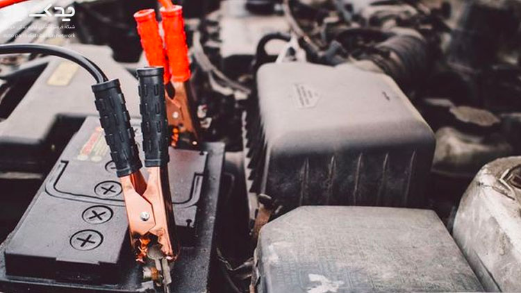 علت زود خالی شدن باتری ماشین چیست؟ بررسی علائم و راه های جلوگیری از خالی شدن باتری علائم خالی شدن باتری ماشین