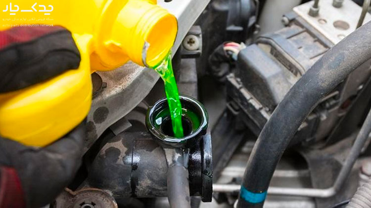 آیا رانندگی بدون آب رادیاتور مشکلی ایجاد می کند؟ آب رادیاتور